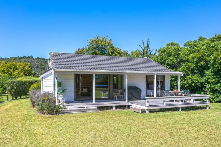 Photo of property in 9 Margot Place, Hahei, Whitianga, 3591