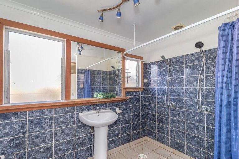 Photo of property in 40 Mako Mako Road, Levin, 5510