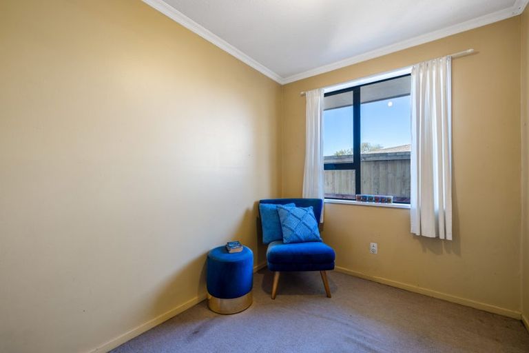 Photo of property in 1/52a Aorangi Road, Bryndwr, Christchurch, 8053