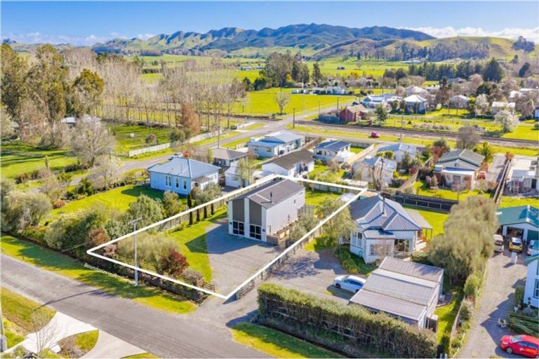 Photo of property in 32 Bell Street, Otane, 4202