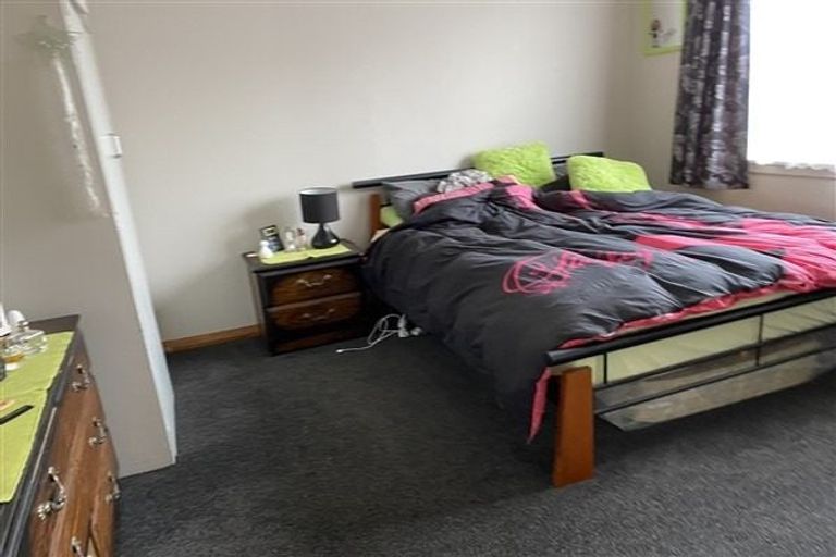 Photo of property in 4-5a Gibson Court, Roslyn, Palmerston North, 4414