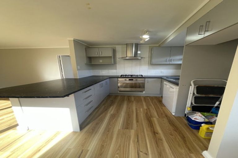 Photo of property in 95 Hobsonville Road, West Harbour, Auckland, 0618