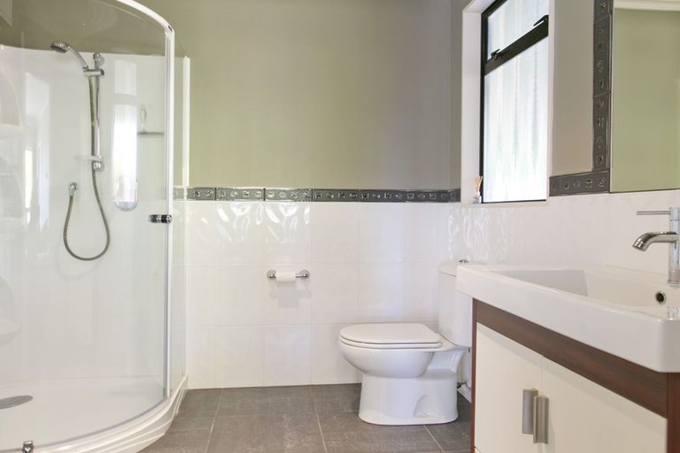 Photo of property in 8 Aubrey Crescent, Rainbow Point, Taupo, 3330