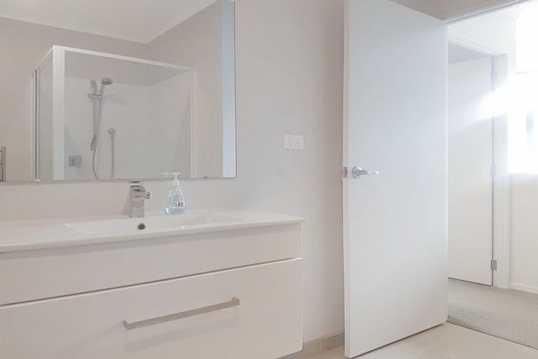 Photo of property in 10 Akeake Lane, Manurewa, Auckland, 2102