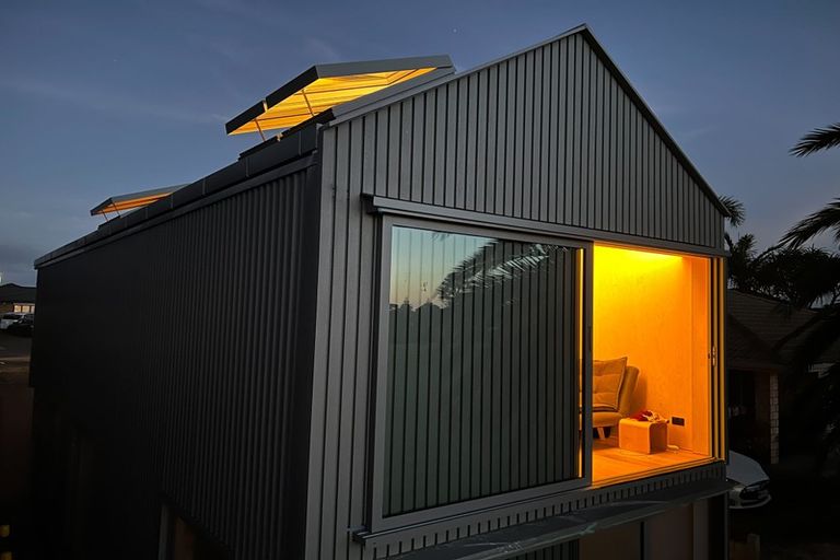 Photo of property in 25 Nicholas Gibbons Drive, Clendon Park, Auckland, 2103