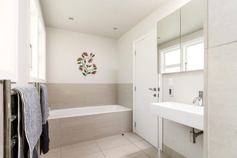 Photo of property in 22 Royds Street, Fendalton, Christchurch, 8014