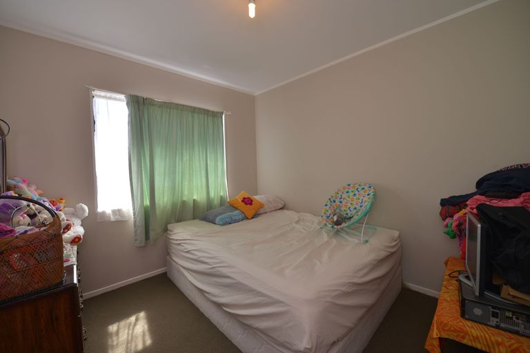 Photo of property in 2/83 Templeton Place, Clendon Park, Auckland, 2103