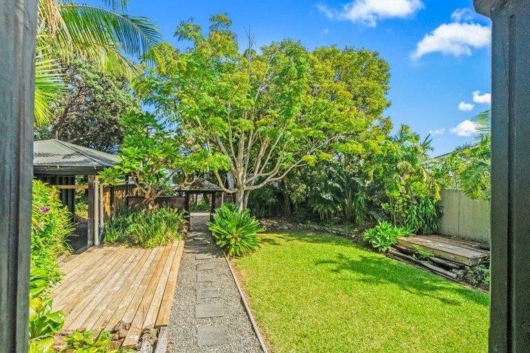 Photo of property in 91 Doves Bay Road, Kerikeri, 0294