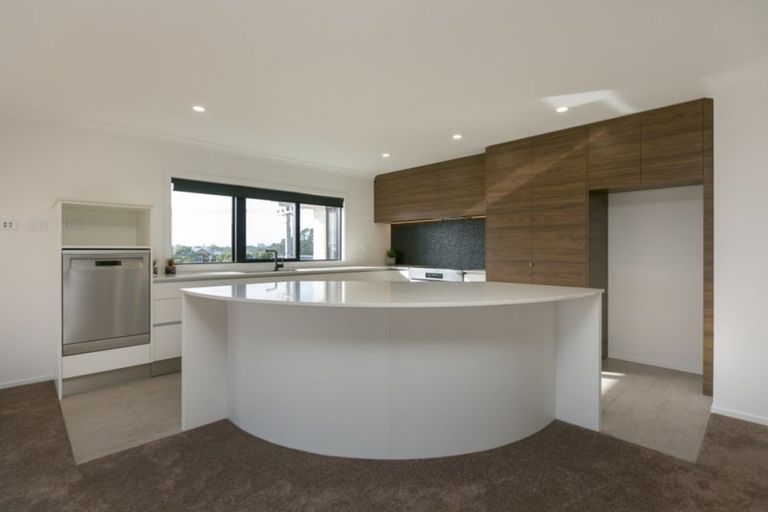 Photo of property in 3f Honeyfield Drive, Whalers Gate, New Plymouth, 4310