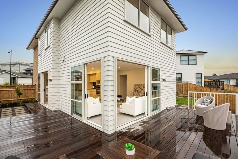 Photo of property in 24 Kuku Avenue, Red Beach, 0932