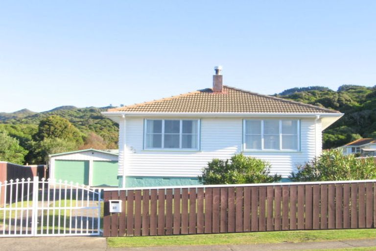 Photo of property in 32 Rangituhi Crescent, Takapuwahia, Porirua, 5022