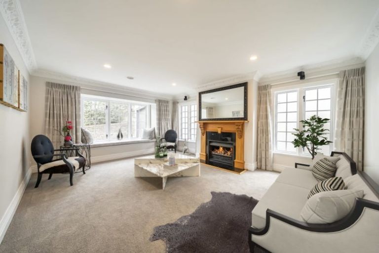 Photo of property in 29 Padnell Crescent, Paparangi, Wellington, 6037