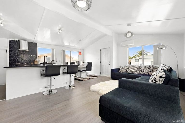 Photo of property in 22 Clover Drive, Henderson, Auckland, 0610