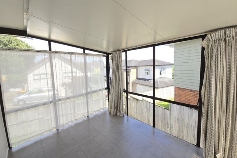 Photo of property in 68 Hutchinsons Road, Bucklands Beach, Auckland, 2014