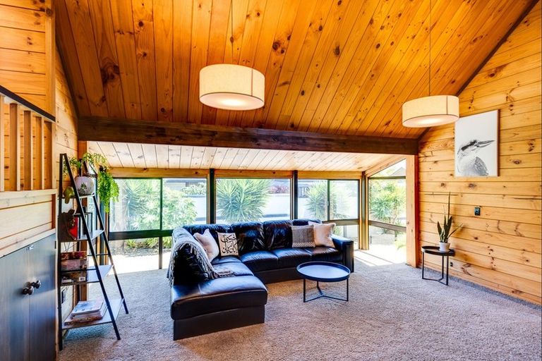 Photo of property in 15 Ritchie Place, Havelock North, 4130