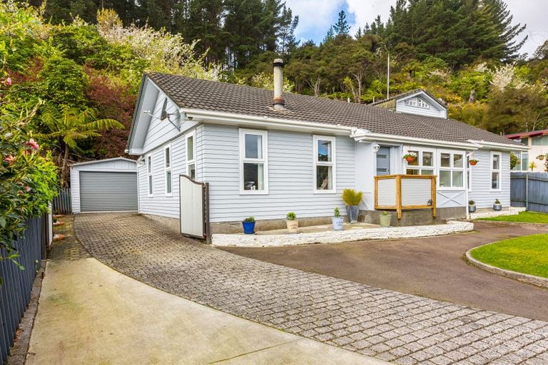 Photo of property in 19 Mimihau Grove, Wainuiomata, Lower Hutt, 5014