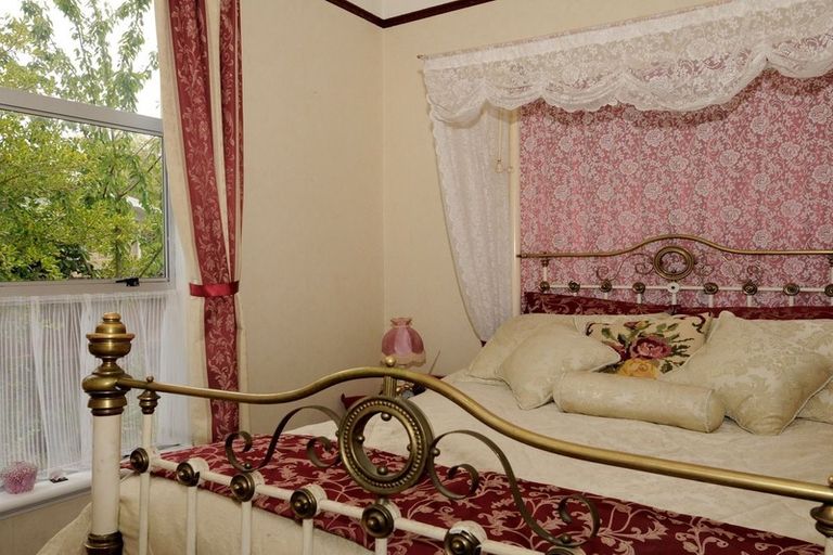 Photo of property in 30 Rhodes Street, Waimate, 7924