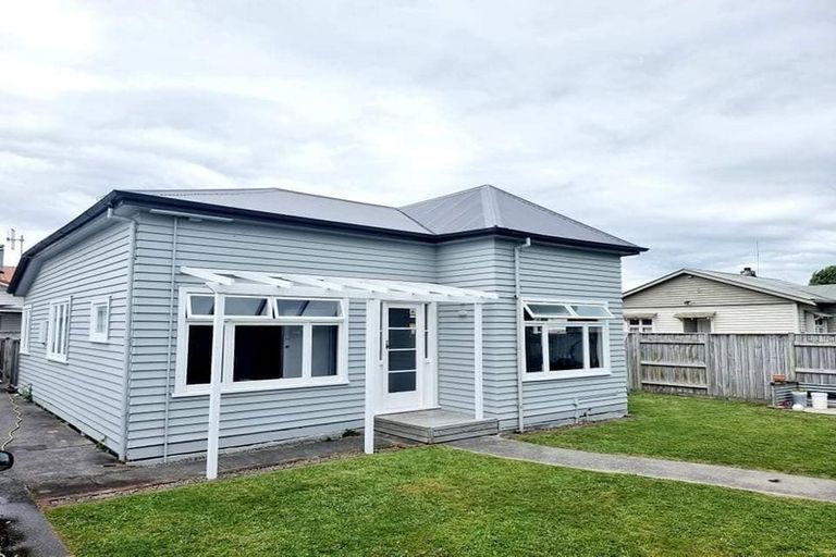 Photo of property in 102 Ferguson Street, West End, Palmerston North, 4412