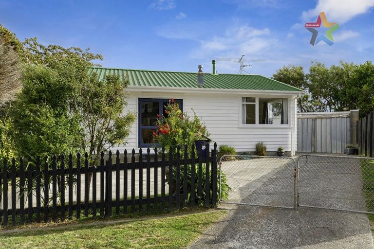 Photo of property in 5 Tyrone Grove, Wainuiomata, Lower Hutt, 5014