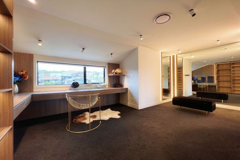 Photo of property in 2 Luff Place, Long Bay, Auckland, 0630