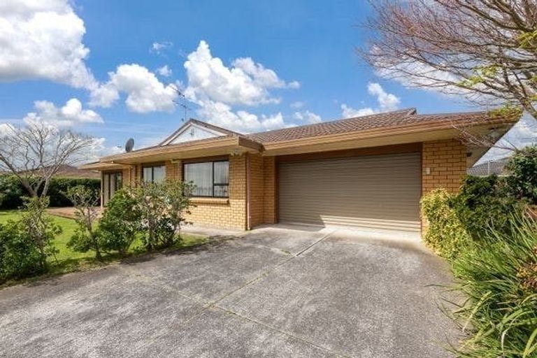Photo of property in 1/11 Majesty Place, Half Moon Bay, Auckland, 2012