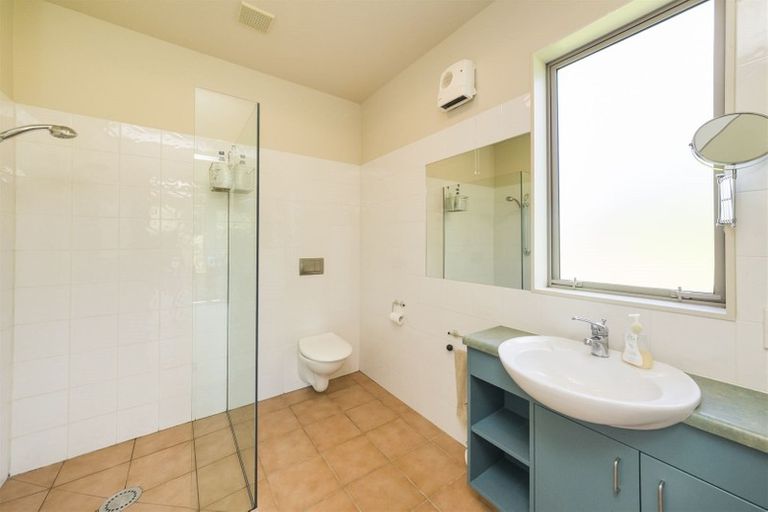 Photo of property in 324 Turitea Road, Turitea, Palmerston North, 4472