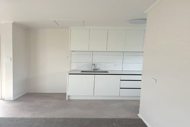 Photo of property in 2/328 Lake Road, Hauraki, Auckland, 0622