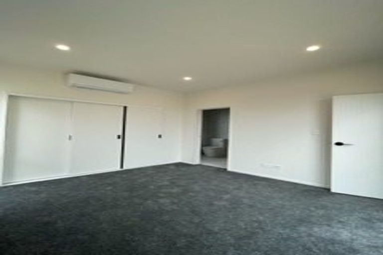 Photo of property in 7 Taiororua Avenue, Massey, Auckland, 0614