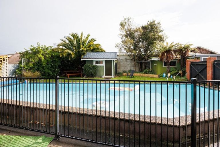 Photo of property in 98 Lethbridge Street, Feilding, 4702