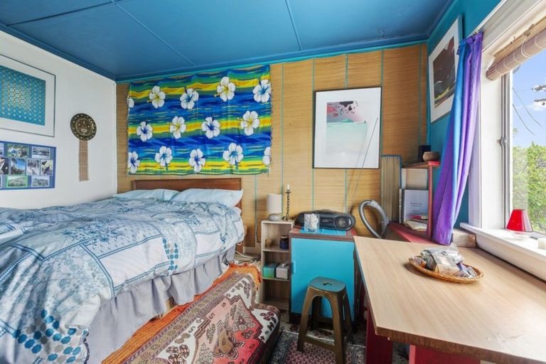 Photo of property in 21 Te Pari Pari Road, Pukerua Bay, 5026