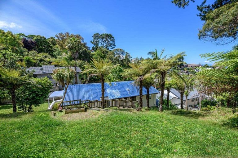Photo of property in 1/8 Heatherleigh Rise, Northcross, Auckland, 0632