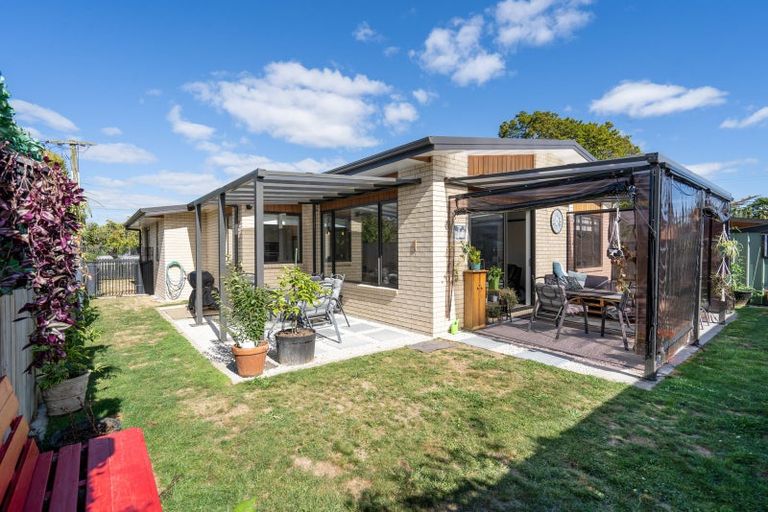 Photo of property in 285 Shakespeare Street, Leamington, Cambridge, 3432