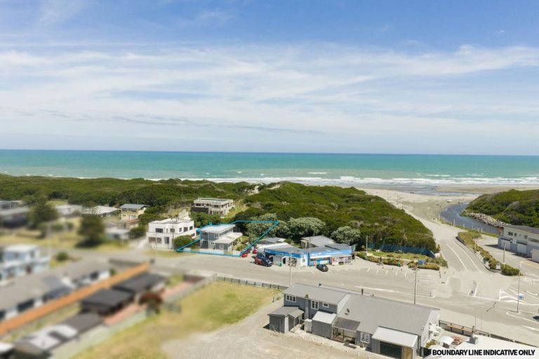 Photo of property in 4 Hunia Terrace, Himatangi Beach, Foxton, 4891