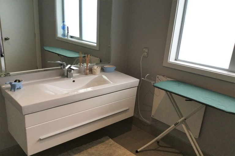 Photo of property in 79 Hinau Street, Riccarton, Christchurch, 8041