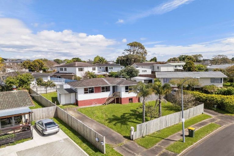 Photo of property in 12 Kereru Place, Half Moon Bay, Auckland, 2012
