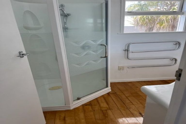 Photo of property in 35 Park Rise, Campbells Bay, Auckland, 0630