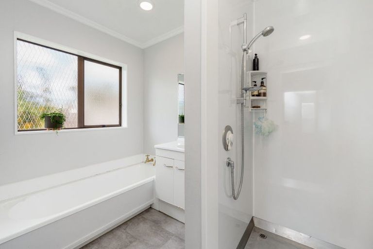 Photo of property in 8 Chelmarsh Place, Highbury, Palmerston North, 4412