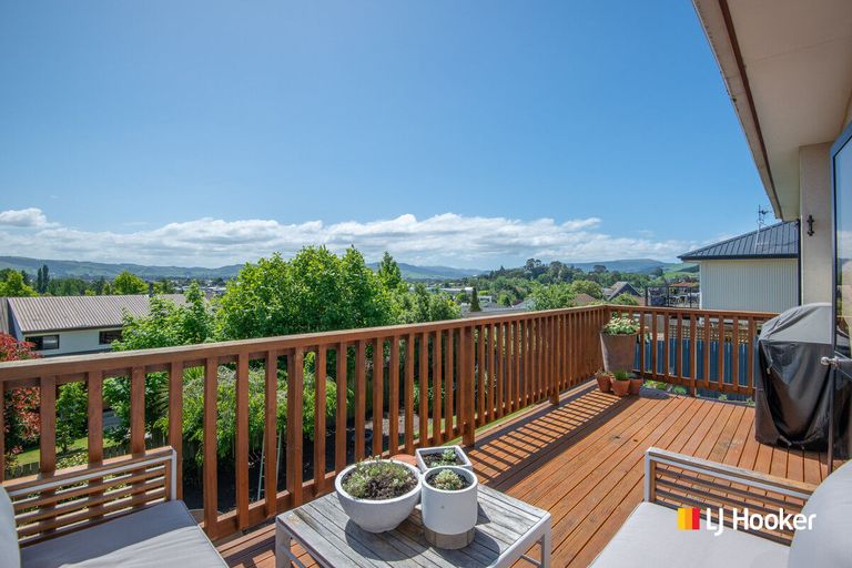 Photo of property in 19 Braeside, Kinmont Park, Mosgiel, 9024