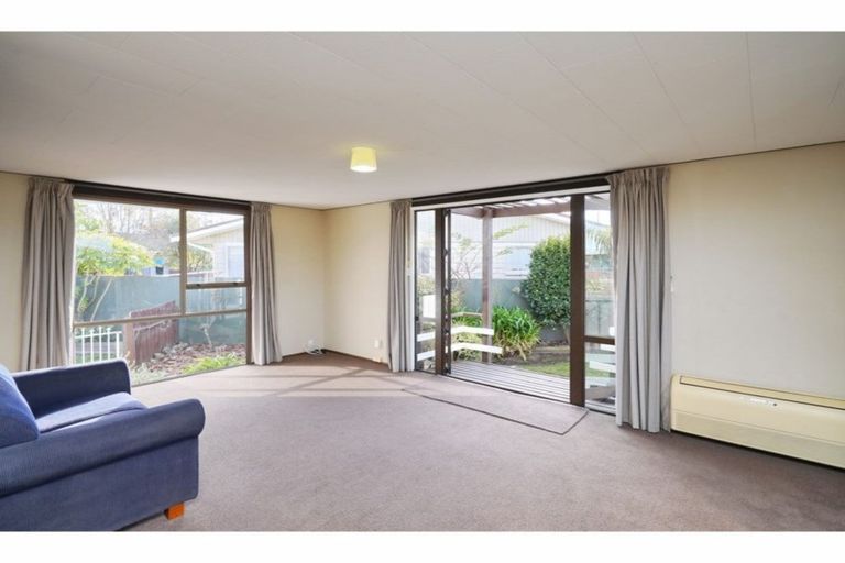 Photo of property in 49 Oldwood Street, Bishopdale, Christchurch, 8053