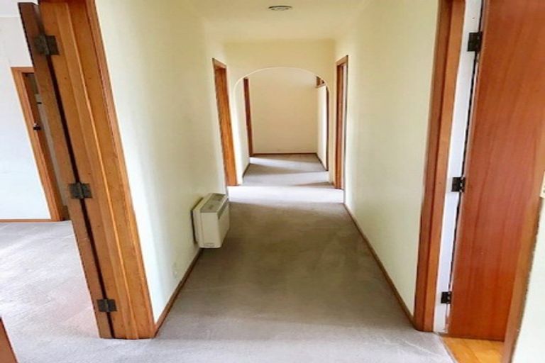 Photo of property in 13 The Rosebowl, Sunnyhills, Auckland, 2010