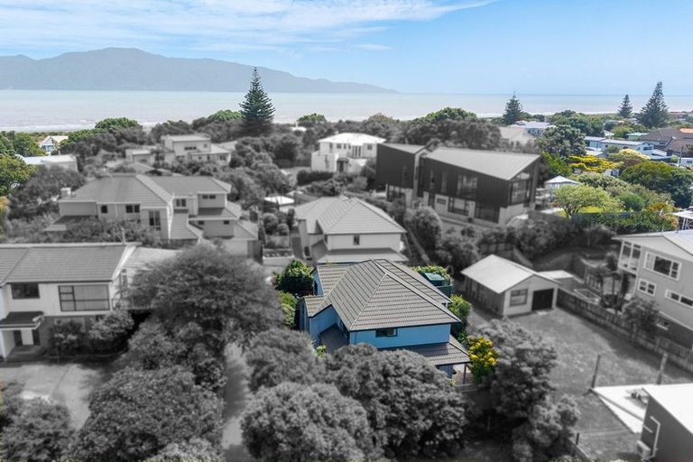 Photo of property in 23b Golf Road, Paraparaumu Beach, Paraparaumu, 5032