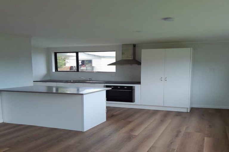 Photo of property in 2/49 Redcrest Avenue, Red Hill, Papakura, 2110