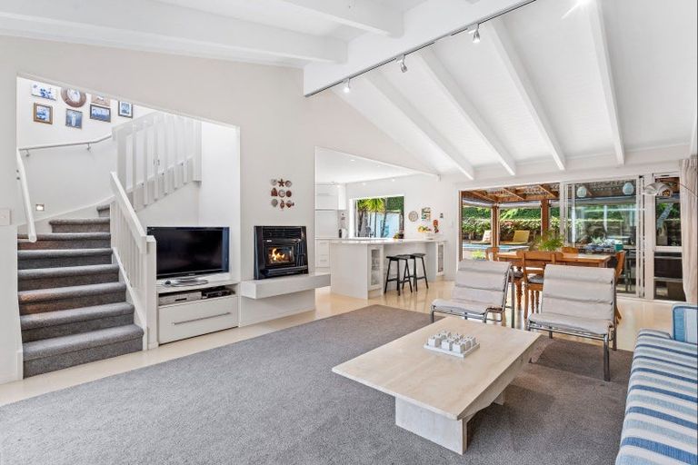 Photo of property in 9 Grand View Road, Leigh, 0985