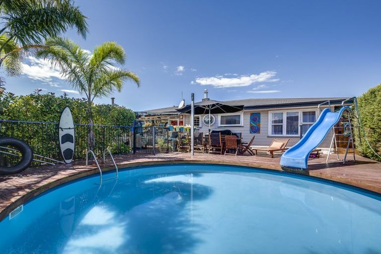 Photo of property in 56 Clarence Cox Crescent, Pirimai, Napier, 4112