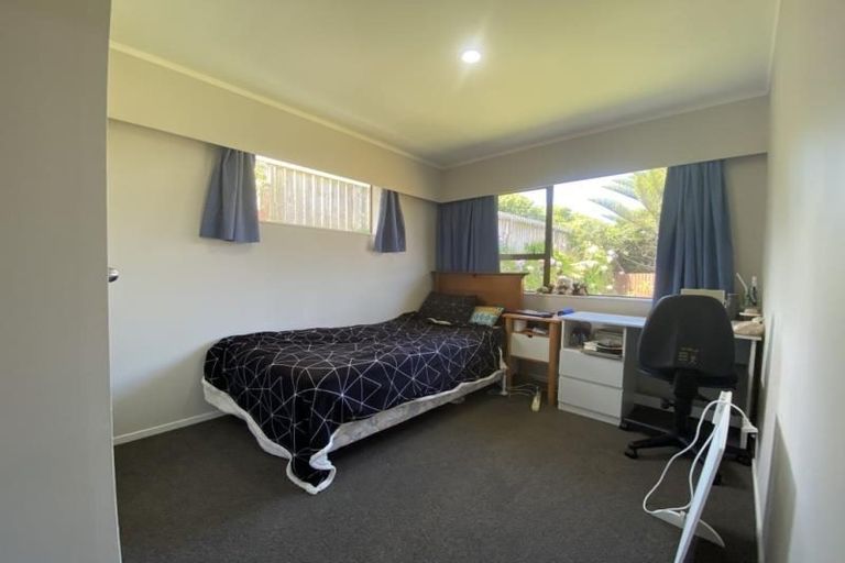 Photo of property in 34 Percy Dyett Drive, Karori, Wellington, 6012