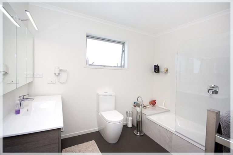 Photo of property in 12 Oxnam Place, Foxton Beach, Foxton, 4815