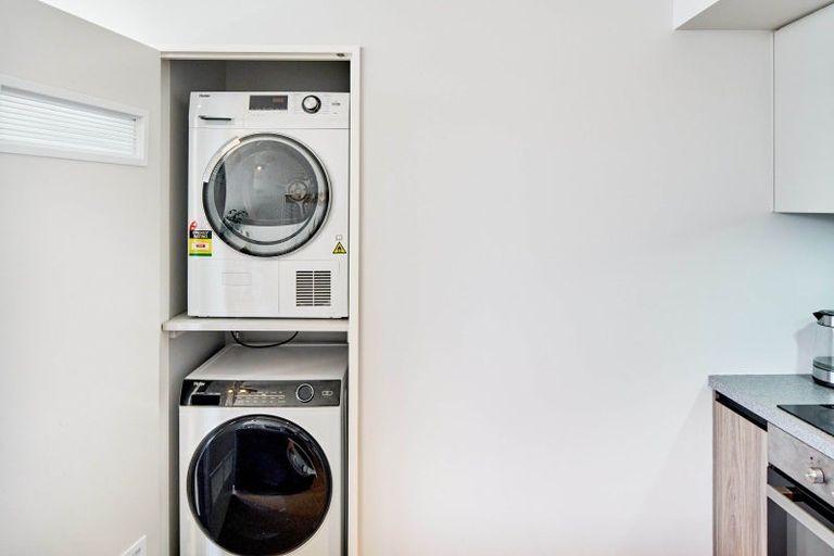 Photo of property in Unit 306,l3, 306/14 Laings Road, Hutt Central, Lower Hutt, 5010