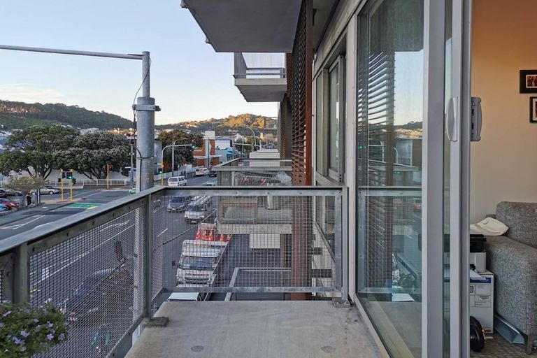 Photo of property in Masina Apartments, 210/80 Riddiford Street, Newtown, Wellington, 6021