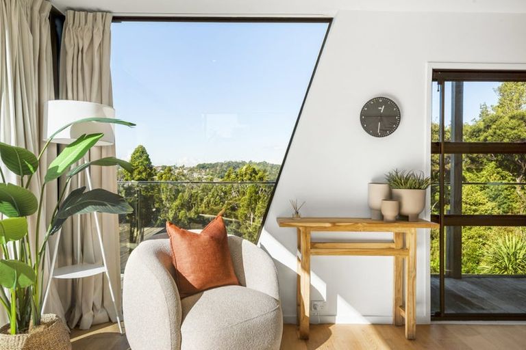 Photo of property in 2/42 Island Road, Beach Haven, Auckland, 0626