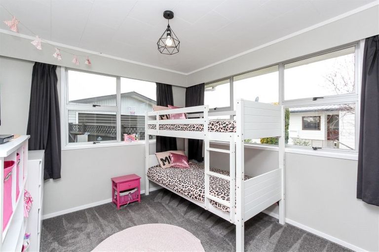Photo of property in 3 Erica Place, Bell Block, New Plymouth, 4312